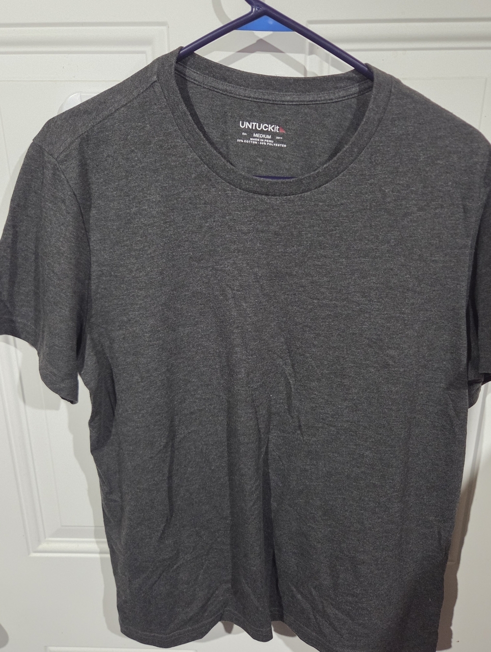 UNTUCKit Short-Sleeve Crew Tee in Charcoal Gray